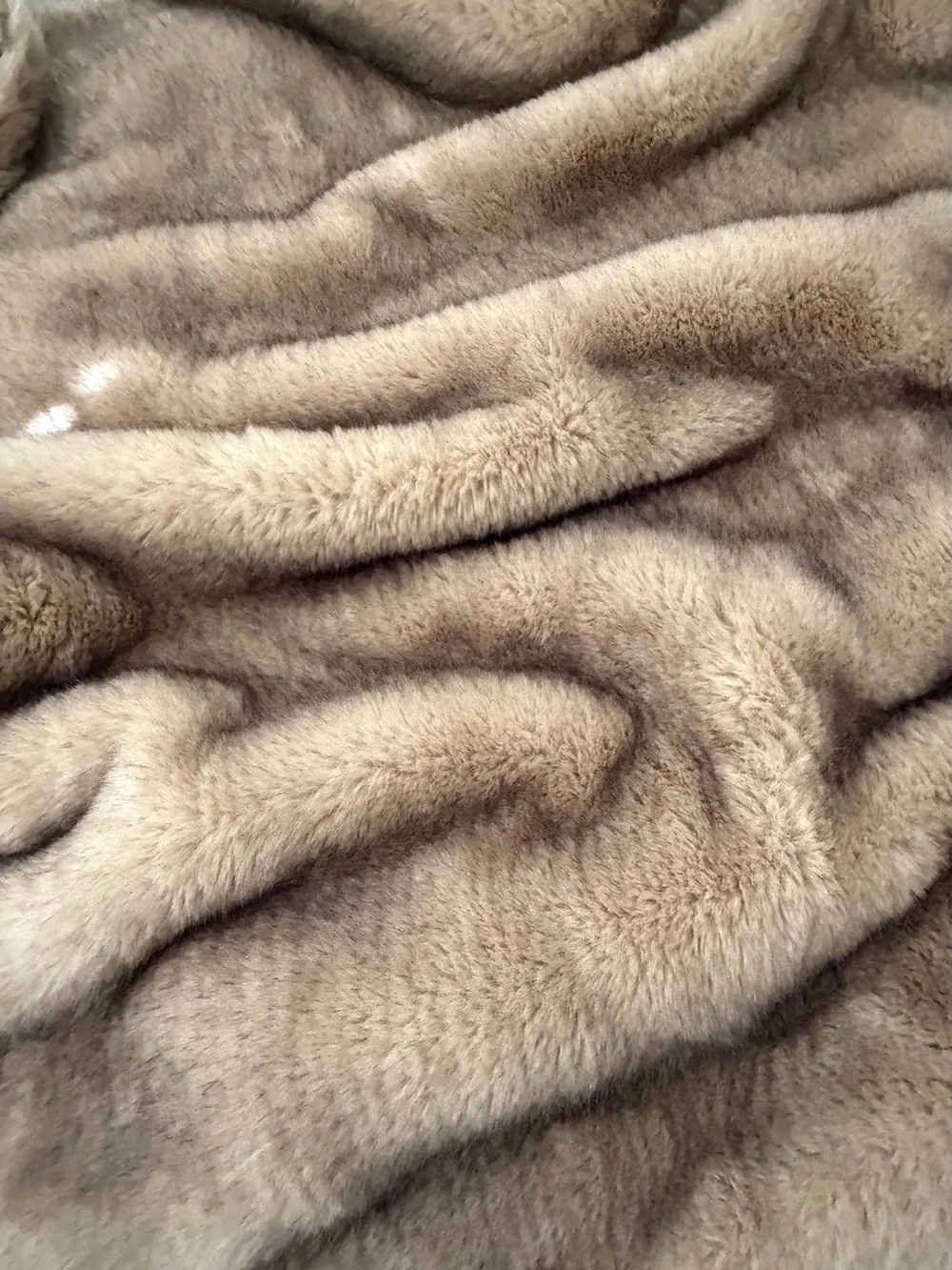 Pottery Barn Faux Mink Throw and 2 Pillow Covers Taupe color